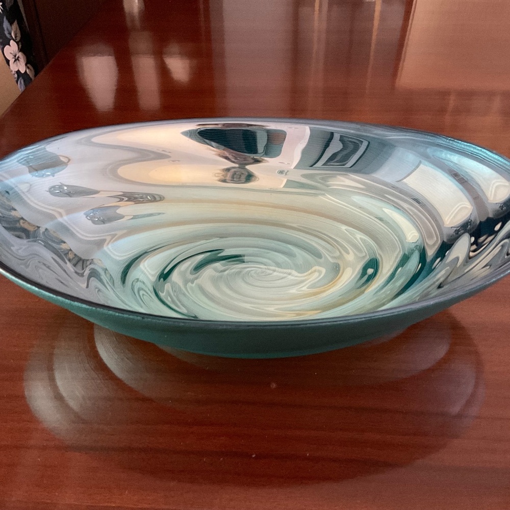 Oval glass bowl